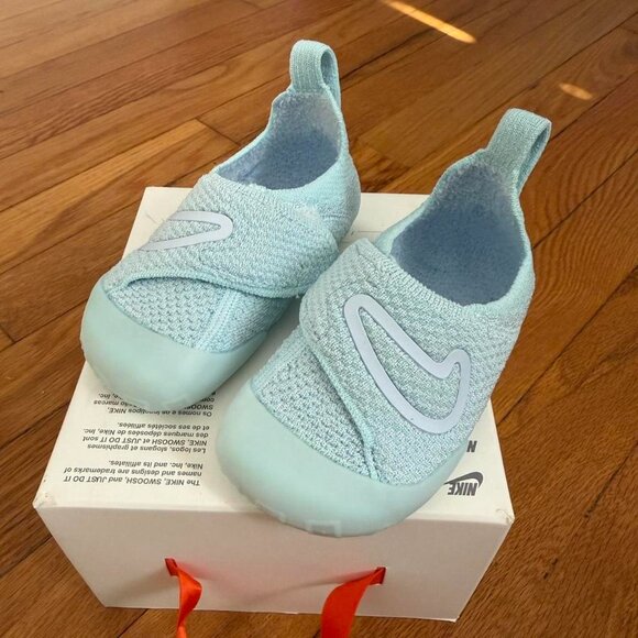 Nike Blue First-shoes-baby-shoes - Picture 2 of 2